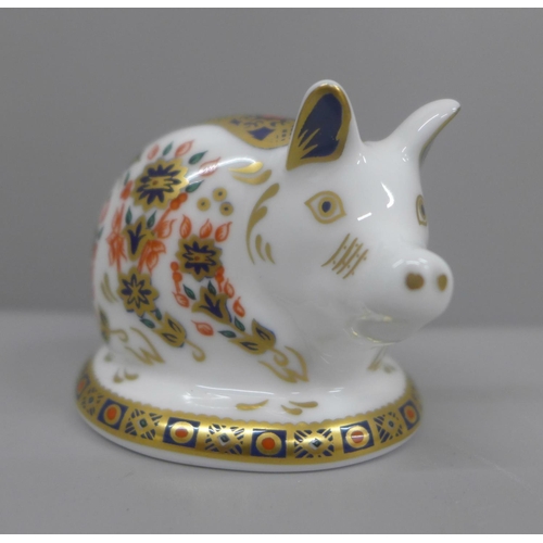 645 - A Royal Crown Derby pig paperweight, small size