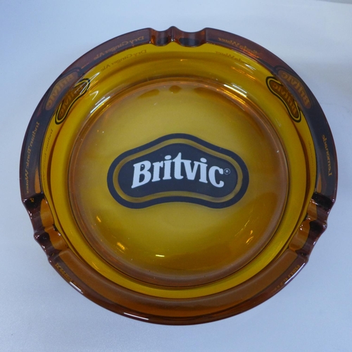 688 - Breweriana; a glass Britvic ash tray and jug