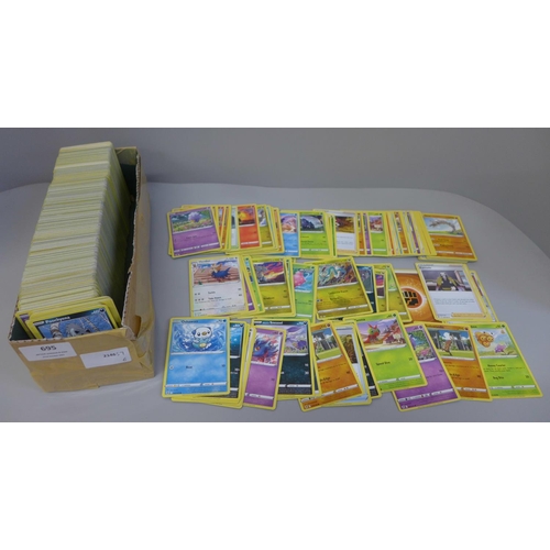 695 - 900 Pokemon cards