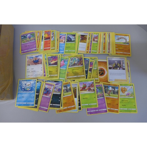 695 - 900 Pokemon cards