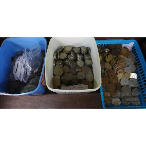 702 - A collection of British coins including decimal, approximately 10kg