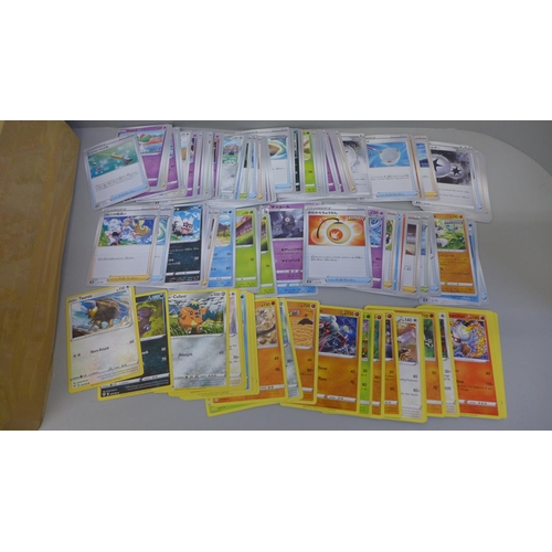 705 - 1000 Pokemon cards, including 420 Japanese