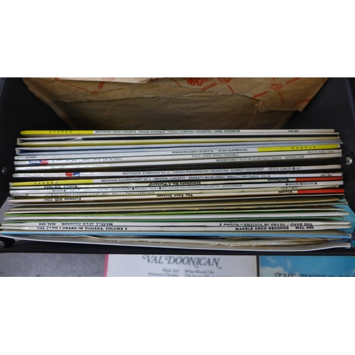 726 - A collection of mainly classical LP records