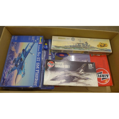 796 - A collection of model kits, Airfix and Revell, including two Revell Star Wars