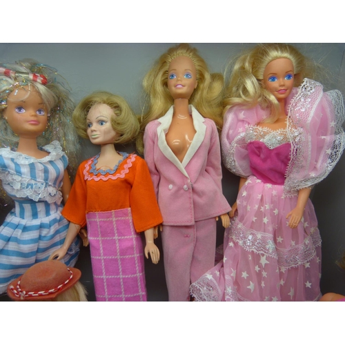 825 - Ten vintage dolls including Sindy, Jen and Lady Penelope