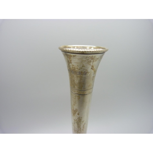 843 - A silver posy vase, 16.5cm