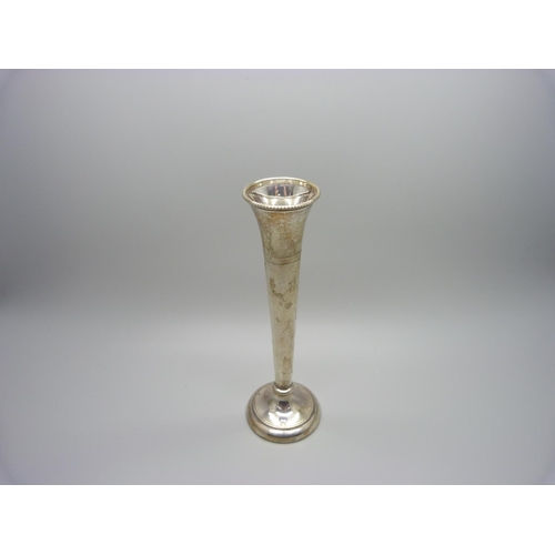 843 - A silver posy vase, 16.5cm