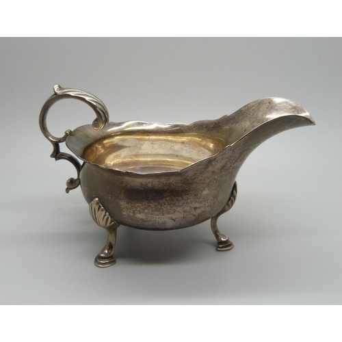 847 - An early George III silver sauce boat, London 1763, 114g