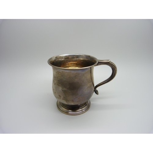 850 - A silver mug, 79g, 7cm