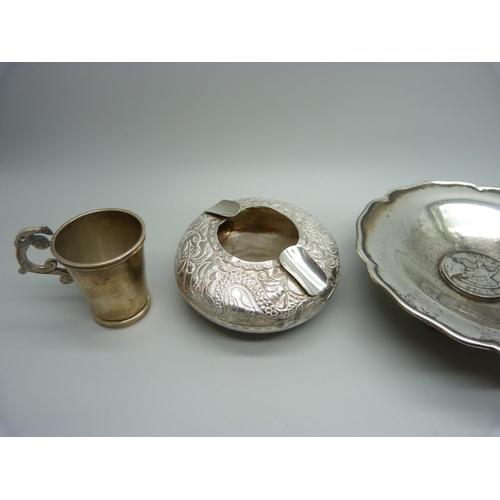 854 - Four pieces of foreign silver including a dish marked Chile .900, 181g