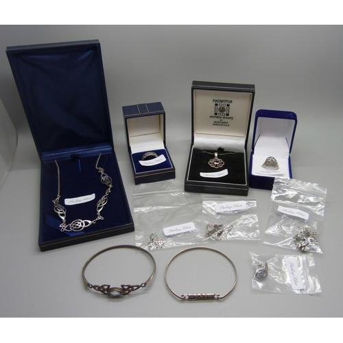 871 - Silver Celtic style jewellery