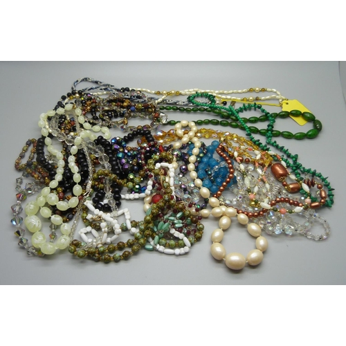 880 - A collection of bead necklaces