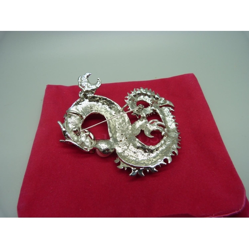 900 - A large dragon brooch