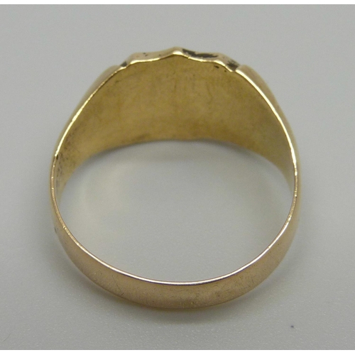 914 - An 18ct gold signet ring, Birmingham 1942, 4.9g, R