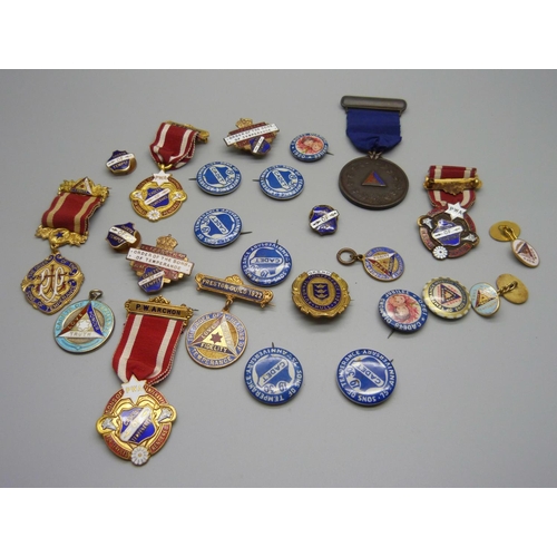 952 - 'Sons of Temperance' enamel medallions, badges and cufflinks and a similar collection of pin badges