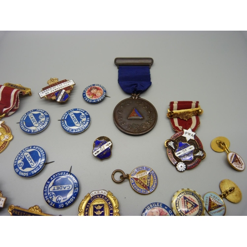 952 - 'Sons of Temperance' enamel medallions, badges and cufflinks and a similar collection of pin badges