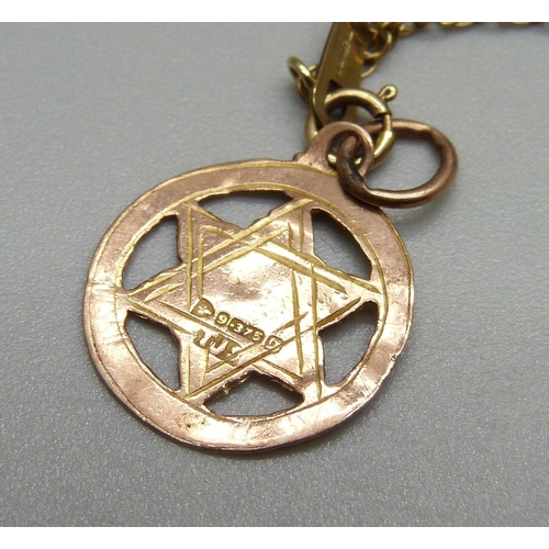 956 - A 9ct gold Star of David pendant and chain, 2g