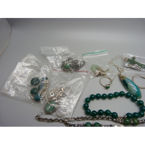 957 - A malachite bead necklace, pearl necklaces, a silver stone set pendant, a silver ring, etc.