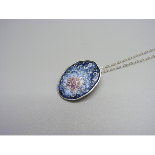 968 - Joid'art enamel pendant and chain