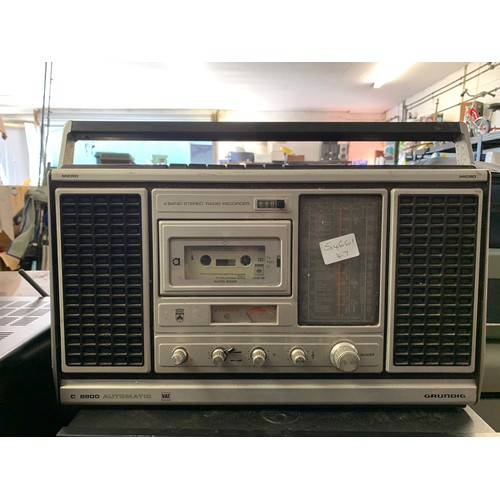 2291 - Grundig portable stereo, cassette deck