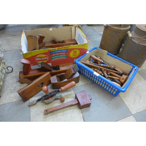 256 - Two boxes of vintage woodworking planes and tools