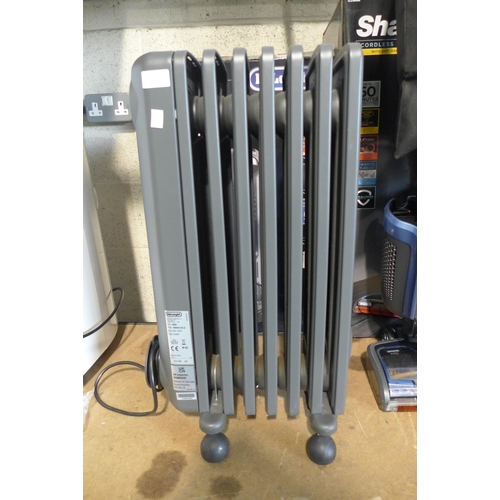 3011 - Delonghi Oil Filled Grey Raditator TRRSO715E.G     (269-158)   * This lot is subject to vat