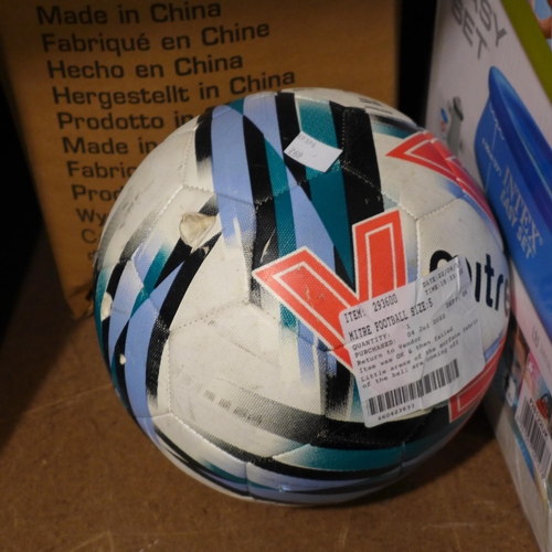 3096 - Mitre Football Size:5  and Easy Set 10Ft Pool       (269-390,393)   * This lot is subject to vat