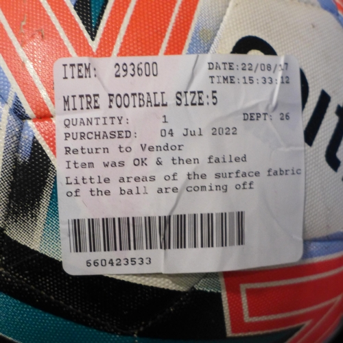 3096 - Mitre Football Size:5  and Easy Set 10Ft Pool       (269-390,393)   * This lot is subject to vat