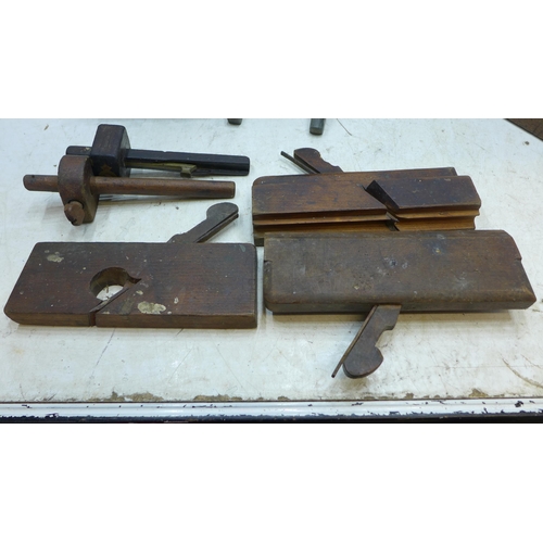 2010 - 2 wood block planes & 7 moulding/rebating planes with 2 mitre scribes