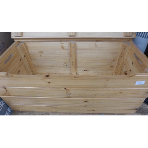 2068 - Approx 70 x 30 x 40cm pine chest