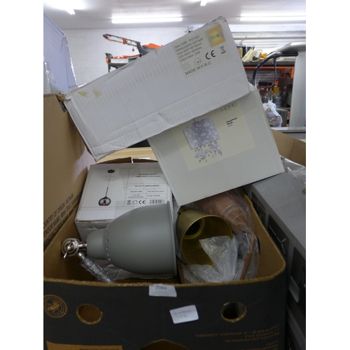 2084 - Box of assorted lamps and light shades