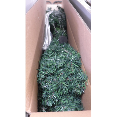 2095 - Boxed 6ft Christmas tree