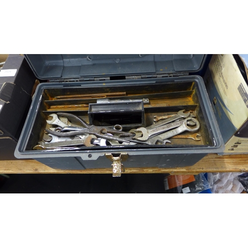 2120 - A tool box with approx. 150 tools and accessories with 2 organiser tray units