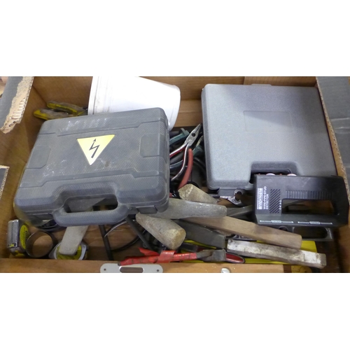 2124 - 2 Plastic crates & box of approx. 150 hand tools