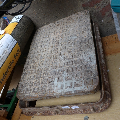 2183 - Cast iron manhole cover and frame