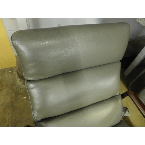 1390 - Kuka Km.A071 Pushback    Leather Relciner         , Original RRP £416.66 + vat (4151-)  * This lot i... 