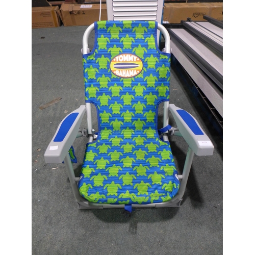 3172 - Tommy Bahama Kids beach chair (269-422)   * This lot is subject to vat