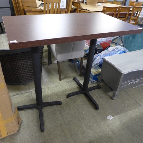 1478 - A high bar table