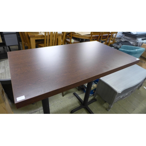 1478 - A high bar table