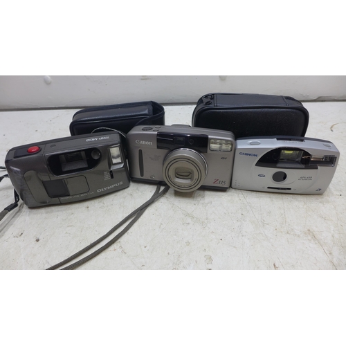 2239 - 35mm compact camera job lot: Olympus Trip MD2 in case, Canon Sure Shot Z115 SAF and Chinon APS650 in... 