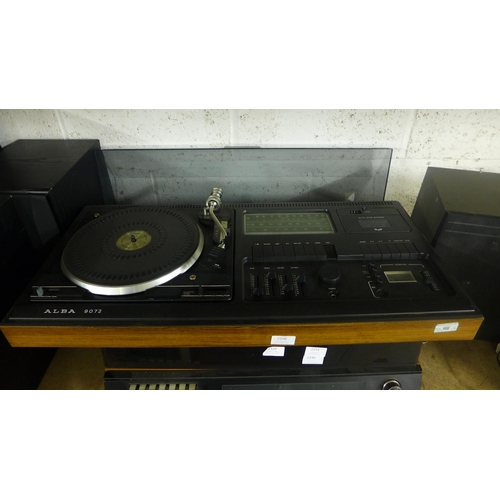 2298 - 2 vintage music centers, Hitachi and Alba 90+2