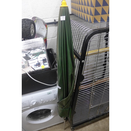 2328 - Fishing umbrella with extending pole