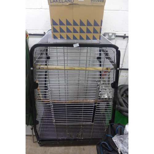 2329 - Approx 4ft x 3ft x 2ft parrot cage