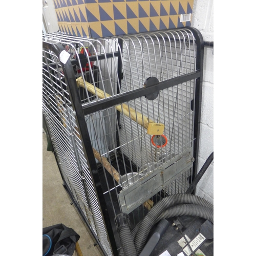 2329 - Approx 4ft x 3ft x 2ft parrot cage