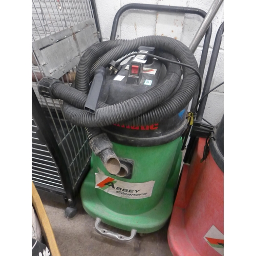 2331 - Numatic 2-speed wet vac NVD-902