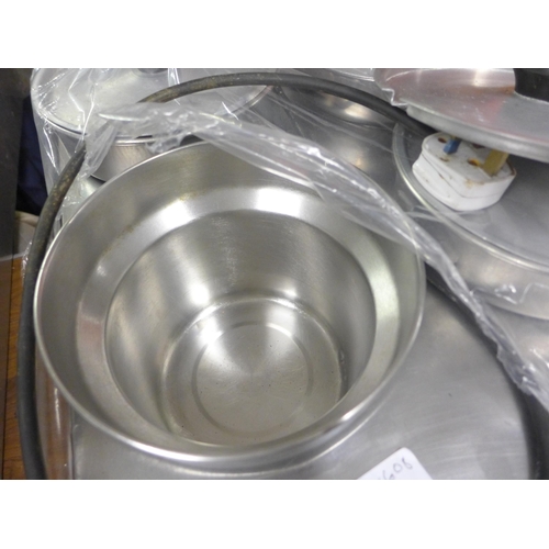 2348 - 4-pot Bain Marie with steel pots