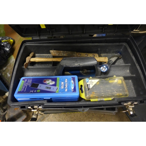 2357 - Stanley tool trolley and qty of tools