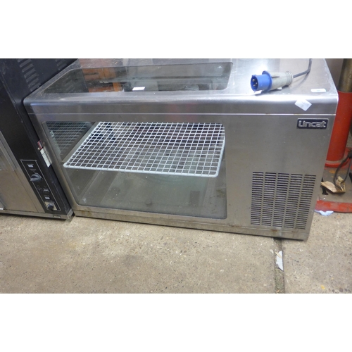 2399 - Lincat refrigerated display cabinet