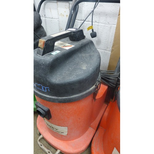 2332 - Numatic dry vac (WV900)