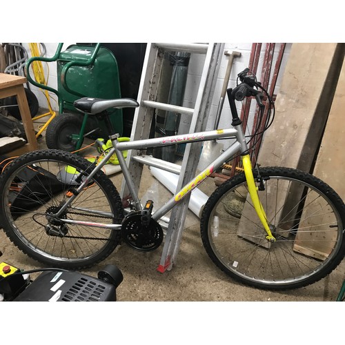 2432 - Oscar men's silver and yellow MTB/mountain bicycle/bike